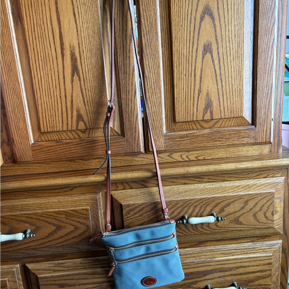 Gray Crossbody Bag dooney and bourke - Picture 3 of 10